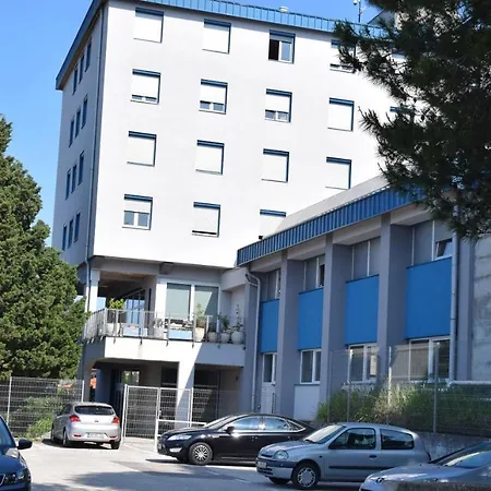 Dijaski Dom Portoroz, * 포르토로즈