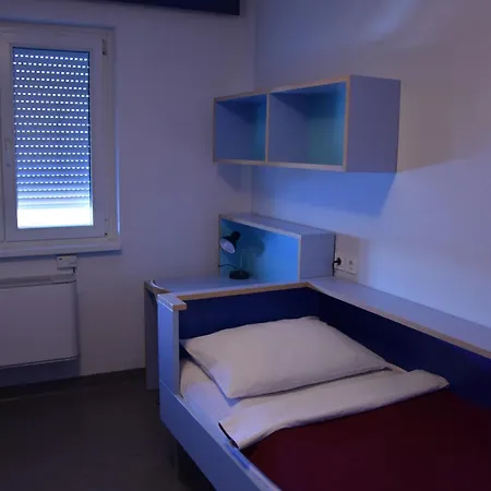 旅馆 Dijaski Dom Portoroz, *