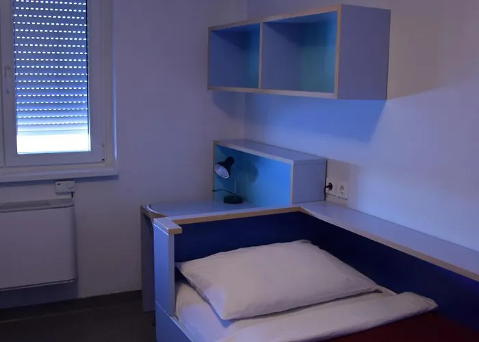 호스텔 Dijaski Dom Portoroz, *