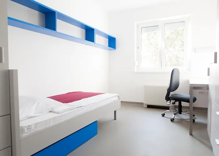 Dijaski Dom Portoroz, *